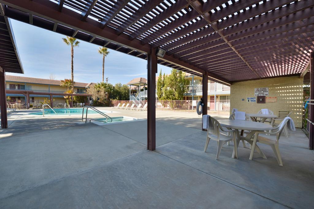 Americas Best Value Inn & Suites - Lancaster Zewnętrze zdjęcie