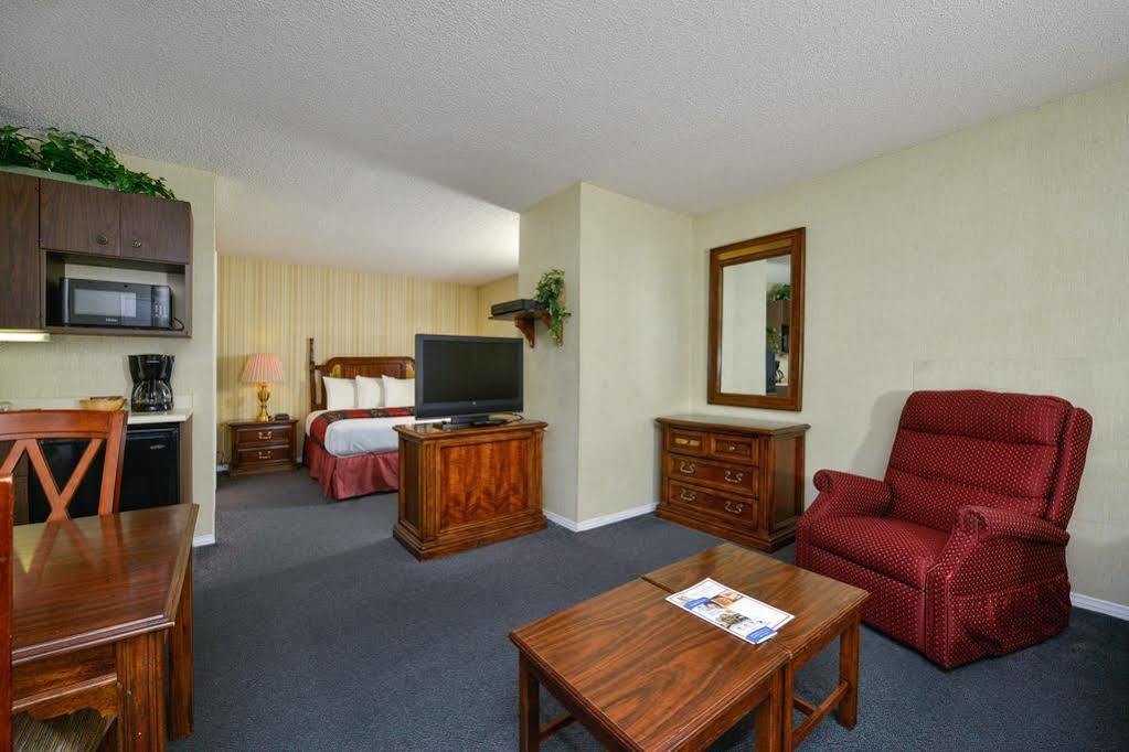 Americas Best Value Inn & Suites - Lancaster Zewnętrze zdjęcie