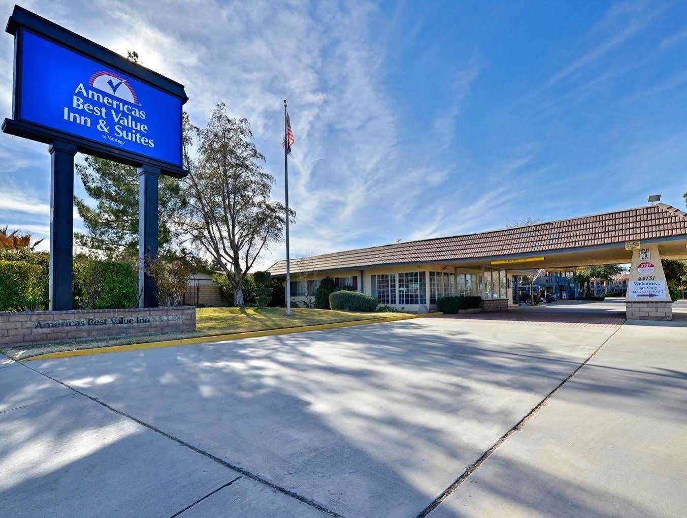 Americas Best Value Inn & Suites - Lancaster Zewnętrze zdjęcie